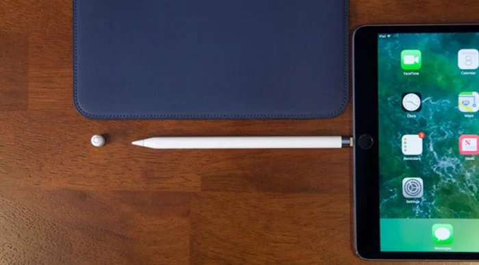 Mise en charge de l'Apple Pencil sur un iPad